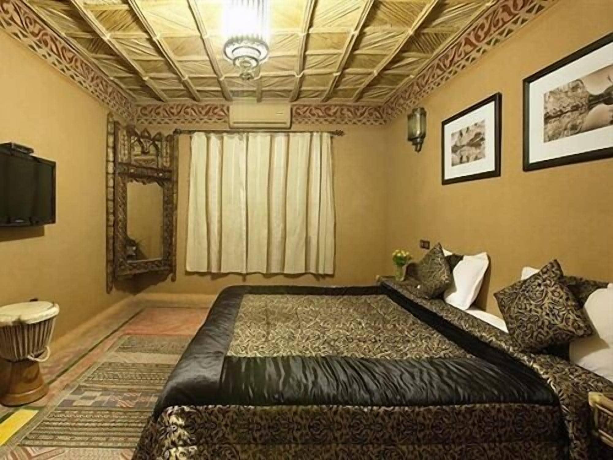Riad Уарзазат Экстерьер фото