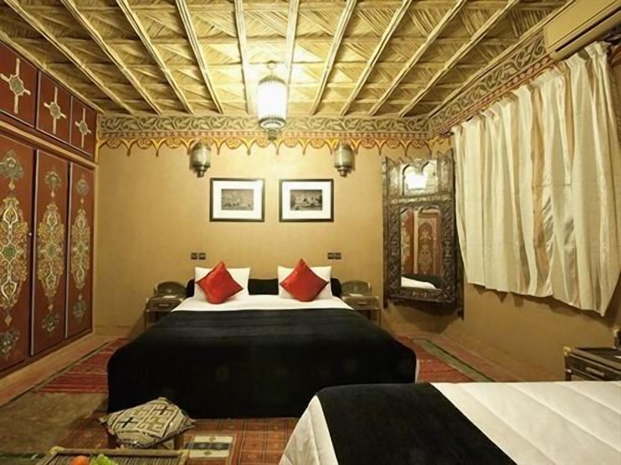 Riad Уарзазат Экстерьер фото